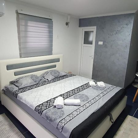 Cozzy Apartment Near The Aiport Podgorica Mitrovici  Экстерьер фото