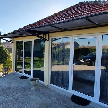 Cozzy Apartment Near The Aiport Podgorica Mitrovici  Экстерьер фото