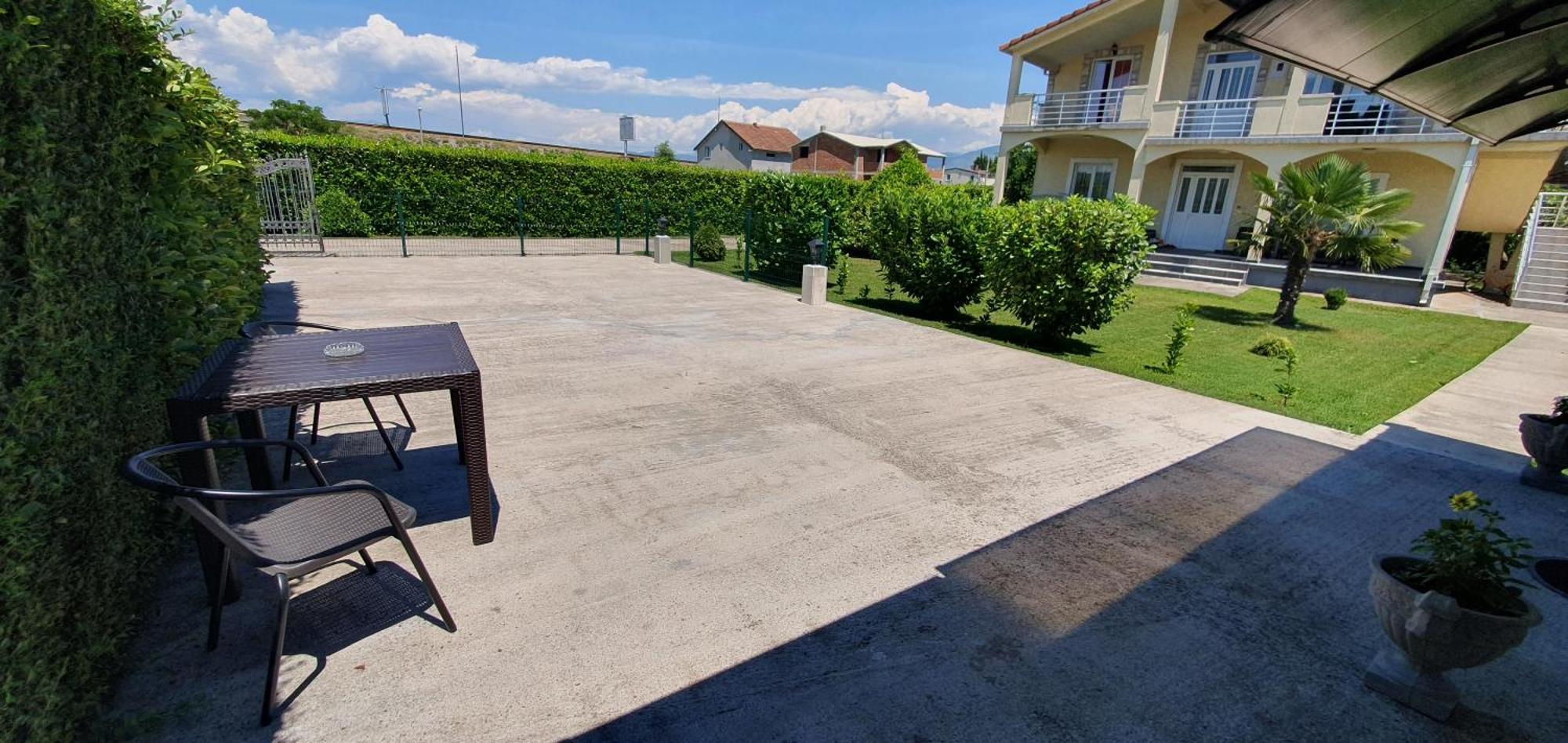 Cozzy Apartment Near The Aiport Podgorica Mitrovici  Экстерьер фото