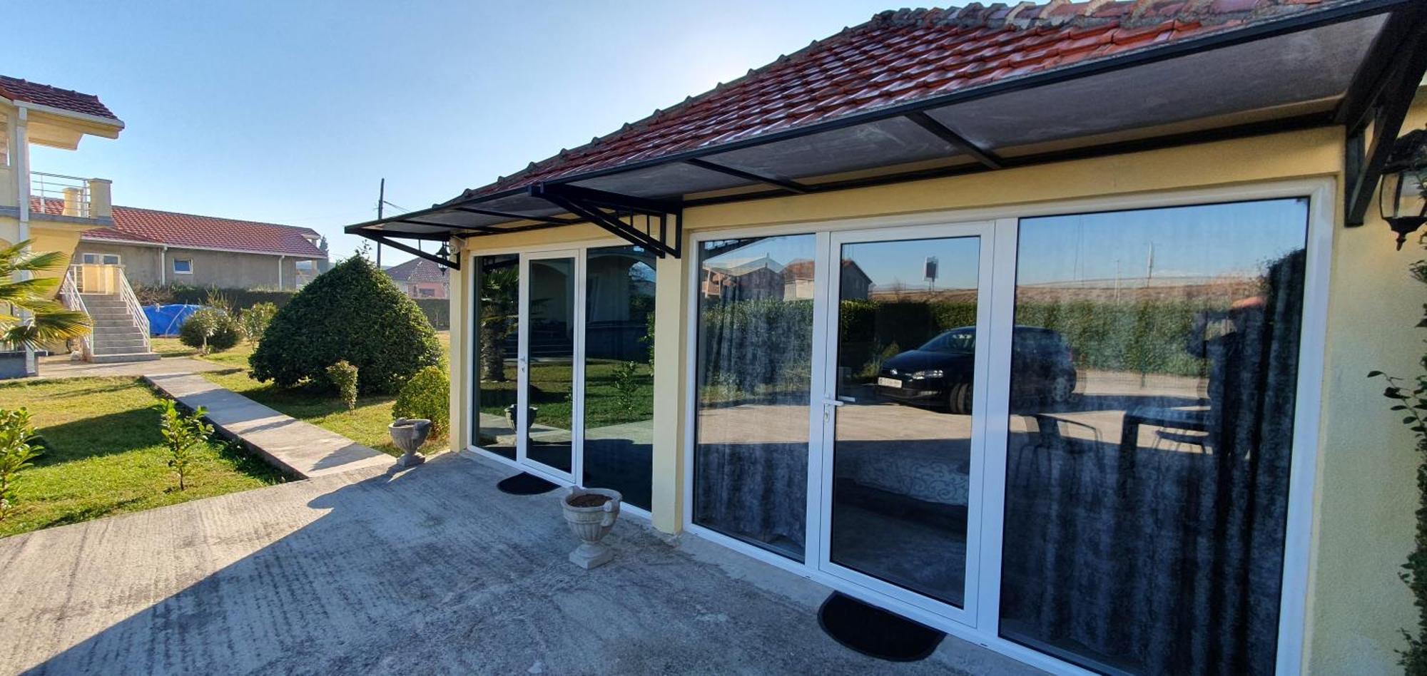 Cozzy Apartment Near The Aiport Podgorica Mitrovici  Экстерьер фото
